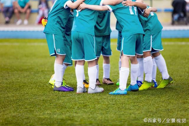 曼联在点球大战中险胜AC米兰，老帅之争再度上演